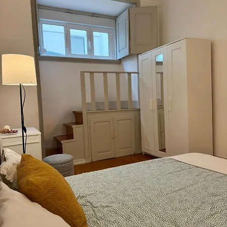 Warm & Welcoming T3 With Garden * Lisbon