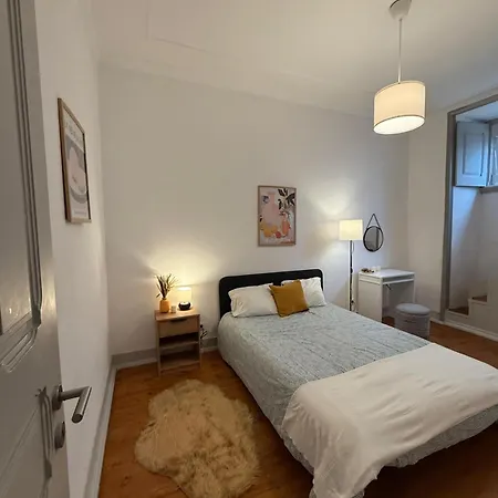 Warm & Welcoming T3 With Garden * Lisboa