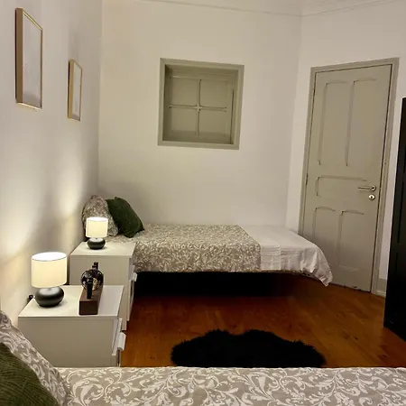 Warm & Welcoming T3 With Garden דירה