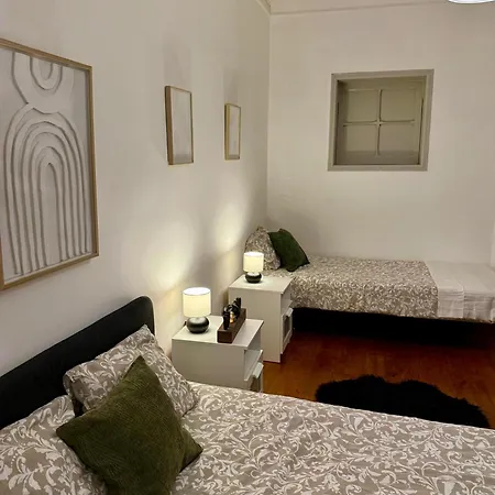 Warm & Welcoming T3 With Garden דירה