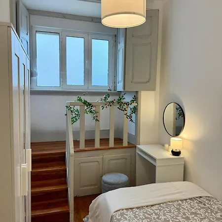 Warm & Welcoming T3 With Garden דירה ליסבון