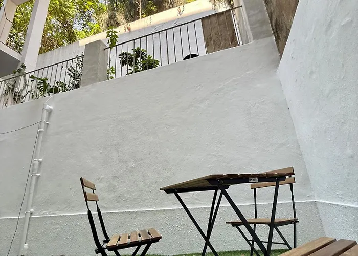 Warm & Welcoming T3 With Garden *